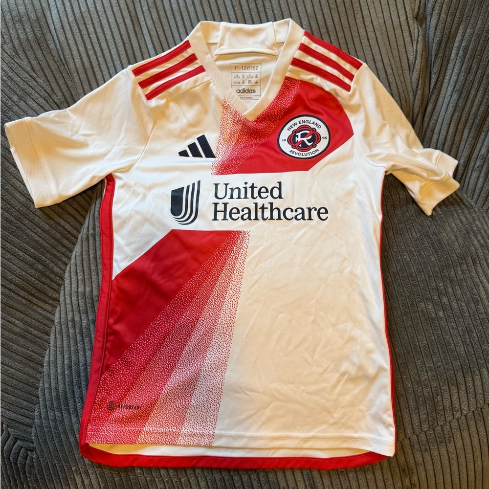 MLS soccer New England Revolution Youth Jersey NWOT Size 11/12